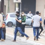calle – gente – caminando – mascarillas – tapabocas