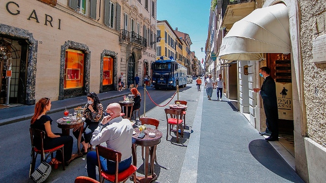 L’Italia ha avviato la tanto attesa riapertura della gastronomia e dell’intrattenimento