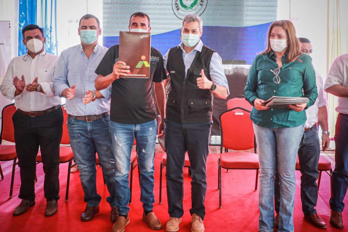 entrega de aportes- Caazapa- presidente