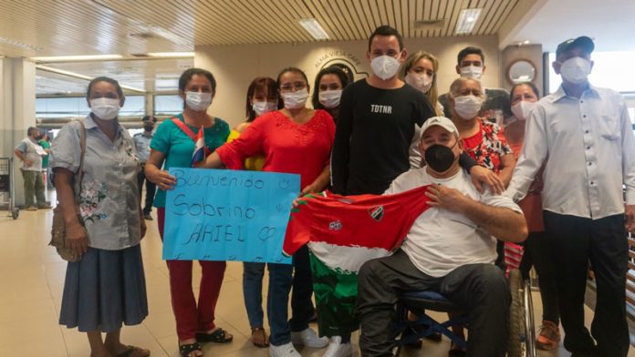 LLegadaCompatriotaAeropuerto3