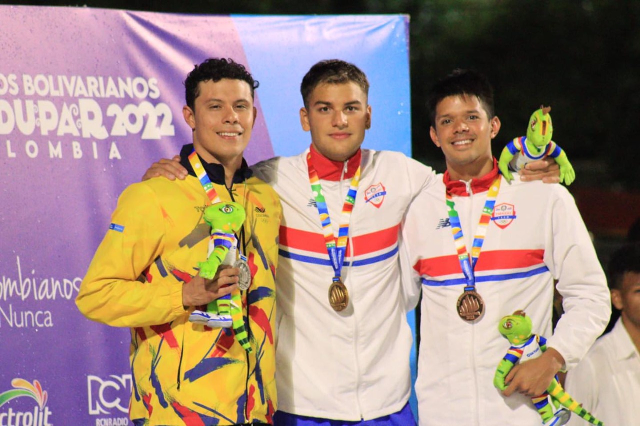 Paraguay swimmer with another gold medal in the Bolivariana Games