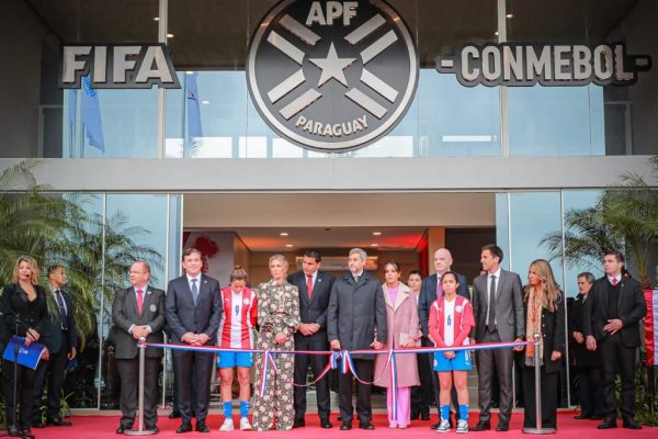 IDV inaugura su centro de alto rendimiento de fútbol femenino