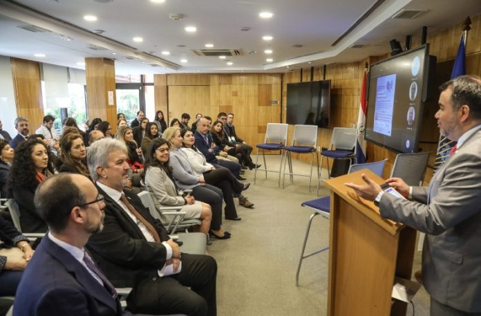 hacienda-oscar-llamosas-conversatorio