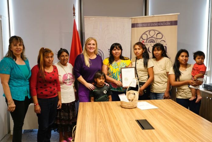 ministerio-mujer-mujeres-qom-artesania-indigena