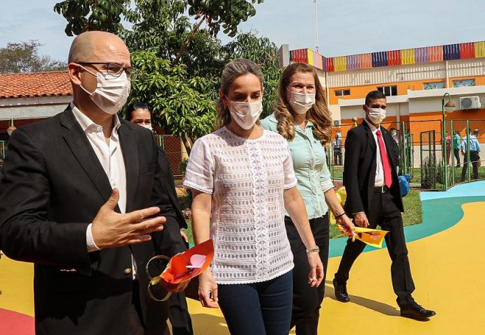primera dama- ministra-pediatrico acosta ñu