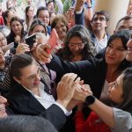 presidente con la gente en paraguari 1