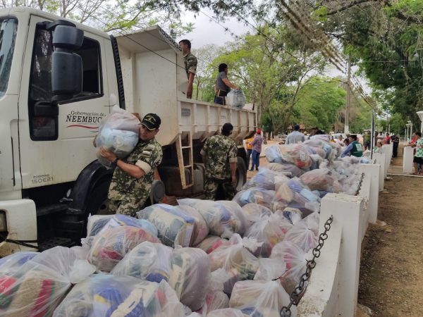 Yacyretá entrega kits de víveres a pobladores de Paso de Patria y Humaitá