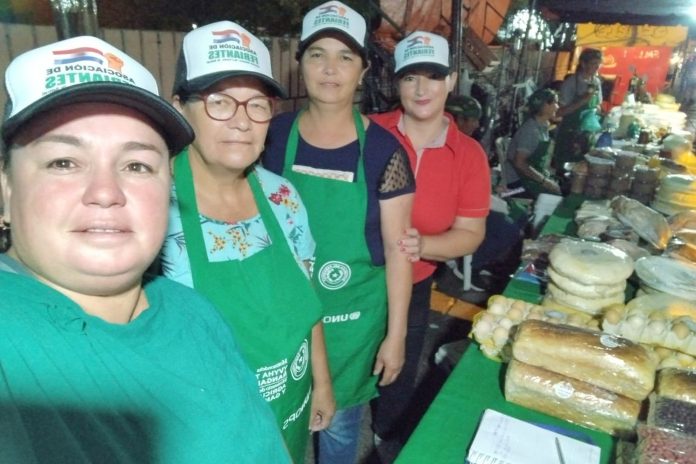 PRODUCTORAS-mujeres-feria-agricultura