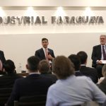 santiago-peña-conversatorio-uip-ministro-javier-gimenez-mic