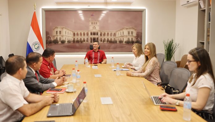 santiago-peña-directora-dinacopa