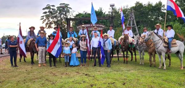 Un centenario de la Escuela Artigas en Paraguay se recuerda este domingo 28 con jinetes uruguayos