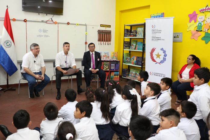 santiago-peña-aula-clases-lectura-luis-ramirez-mec-educacion-dia-libro-niños-estudiantes-alumnos-escuela