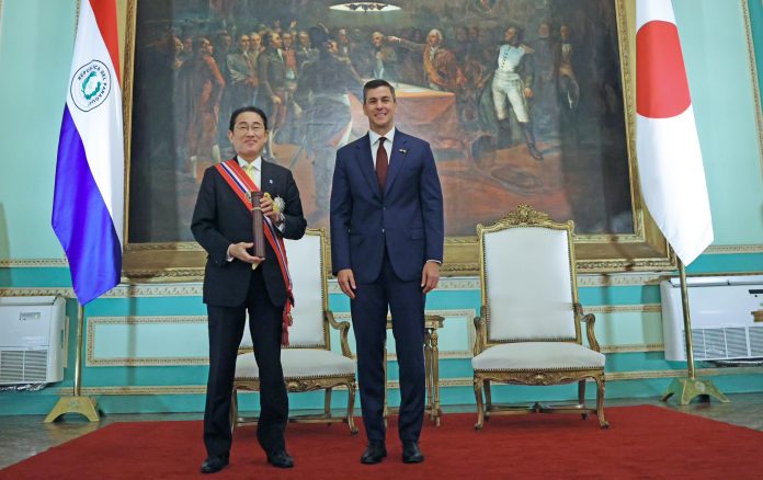 primer ministro de japon- condecoracion-santiago-peña-fumio-kishida