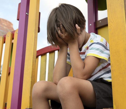 Cuidando a nuestros niños y adolescentes: Estrategias para prevenir y combatir el acoso escolar