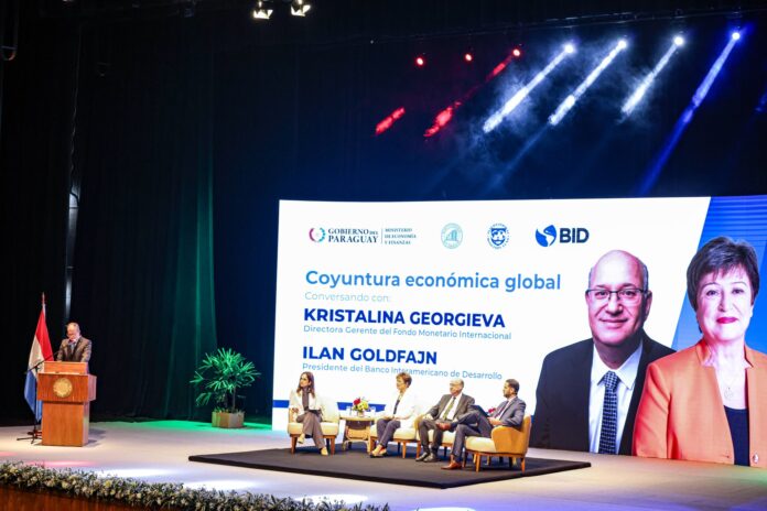 conversatorio-bid-fmi-ministro-carlos-fernandez