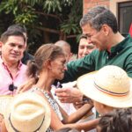 santiago-peña-viviendas-sociales-juan-carlos-baruja-beneficiarios-mujer-adulto-mayor-gente-jornada-gobierno