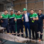 presidente con trabajadores 1