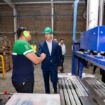 presidente con trabajadores 4