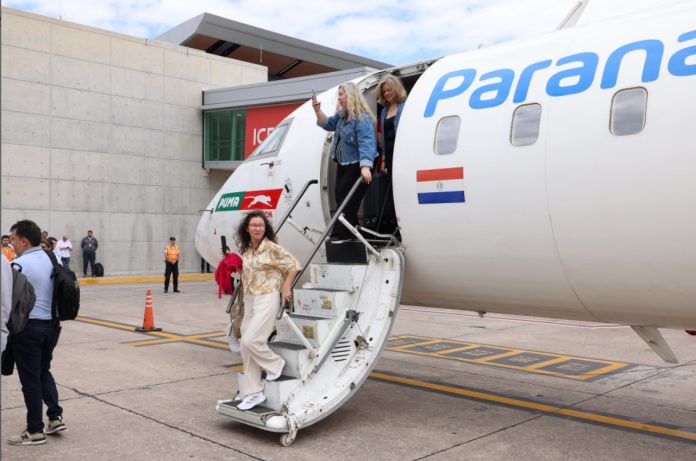 llegando paraguayos