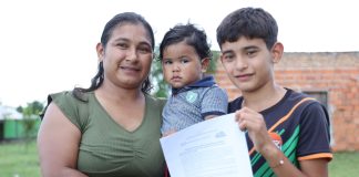 Entrega de subsidios habitacionales en Paraguarí