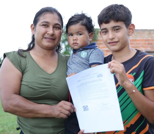 Entrega de subsidios habitacionales en Paraguarí