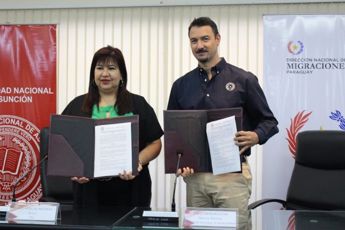 firma del acuerdo-migraciones- UNA