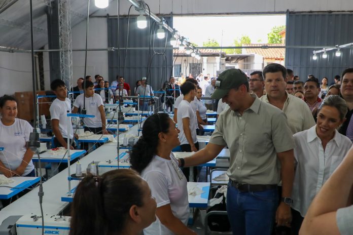 santiago-peña-fabrica-textil-obreros-industria-guaira