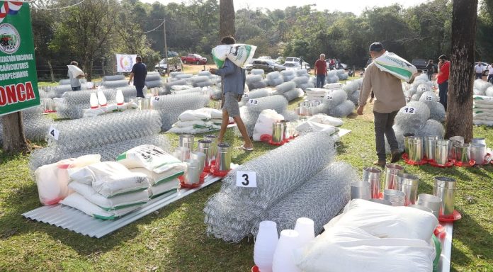 entrega de insumos e implementos guaira