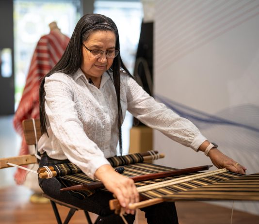 La técnica ancestral que solo 20 mujeres paraguayas saben y hoy sorprende en Japón