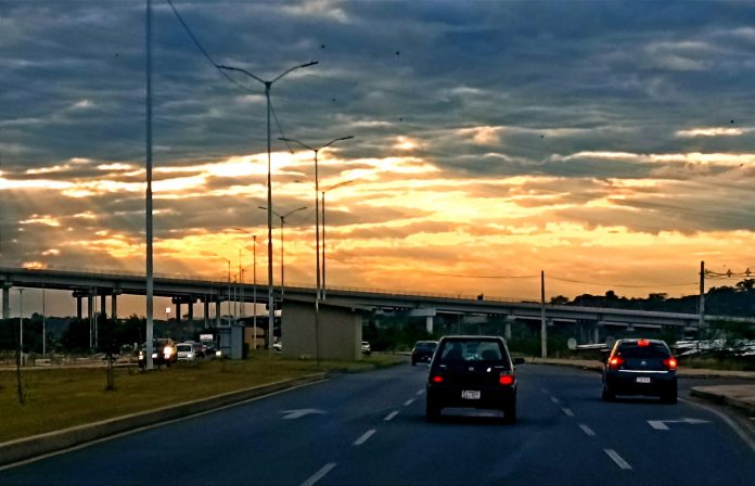 clima calido, con lluvias