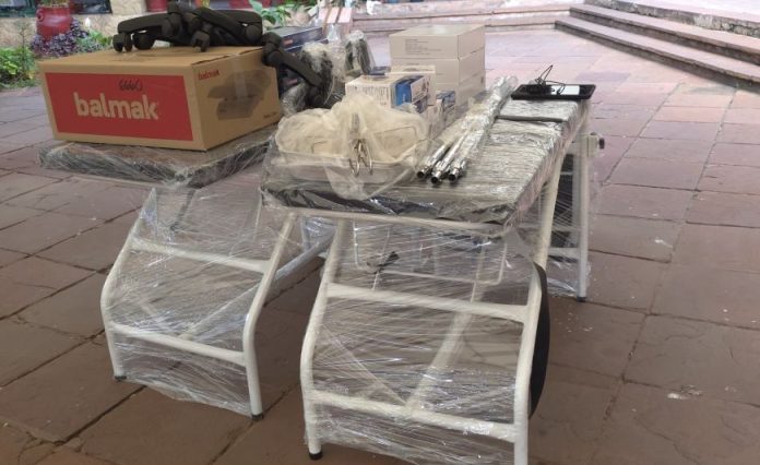 entrega de equipos medicos barrio obrero