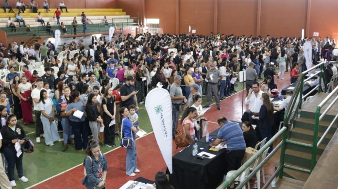 pago de becas a jovenes itapua