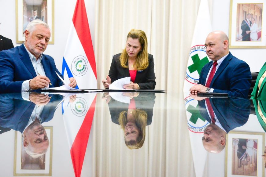 Salud impulsa formación internacional con firma de convenio de cooperación