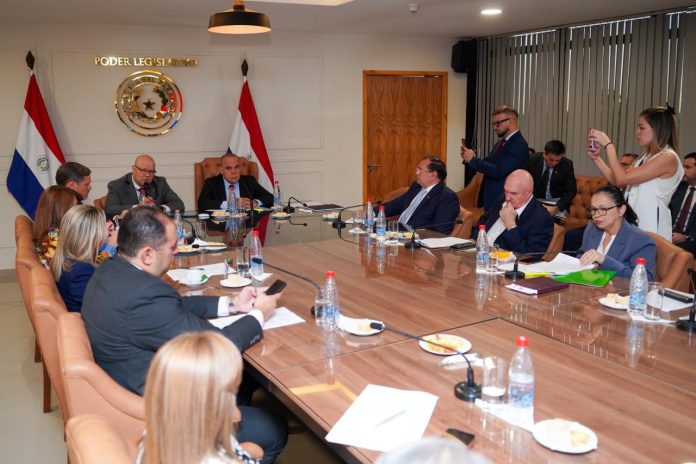 mef-economía-finanzas-cámaradesenadores-paraguay-óscarlovera