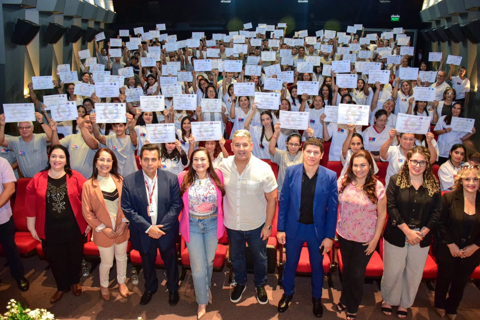 Sinafocal entrega 434 certificados y kits de herramientas para el trabajo en Alto Paraná