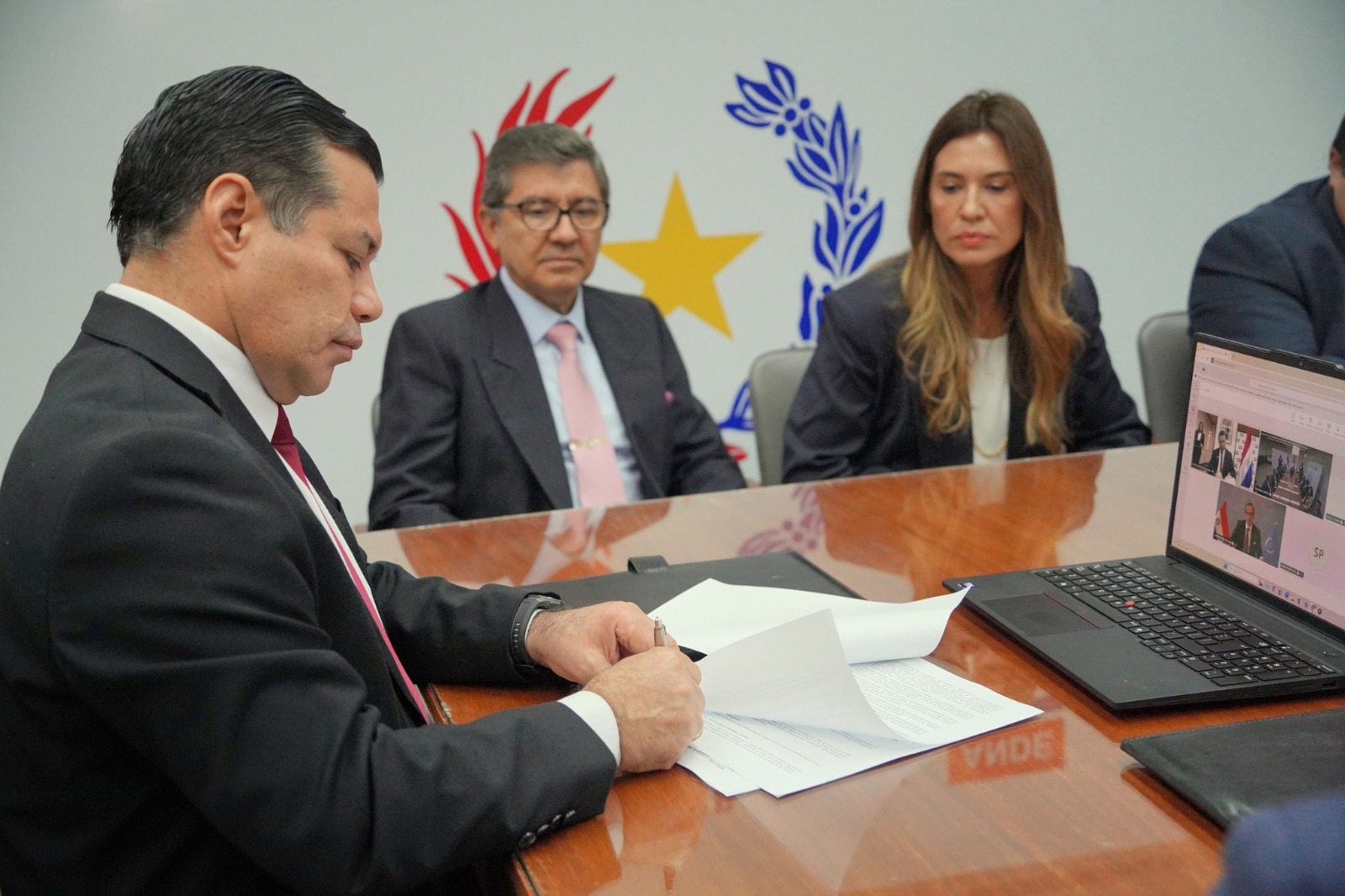 Paraguay impulsa análisis de la energía nuclear como opción en la diversificación de su matriz energética
