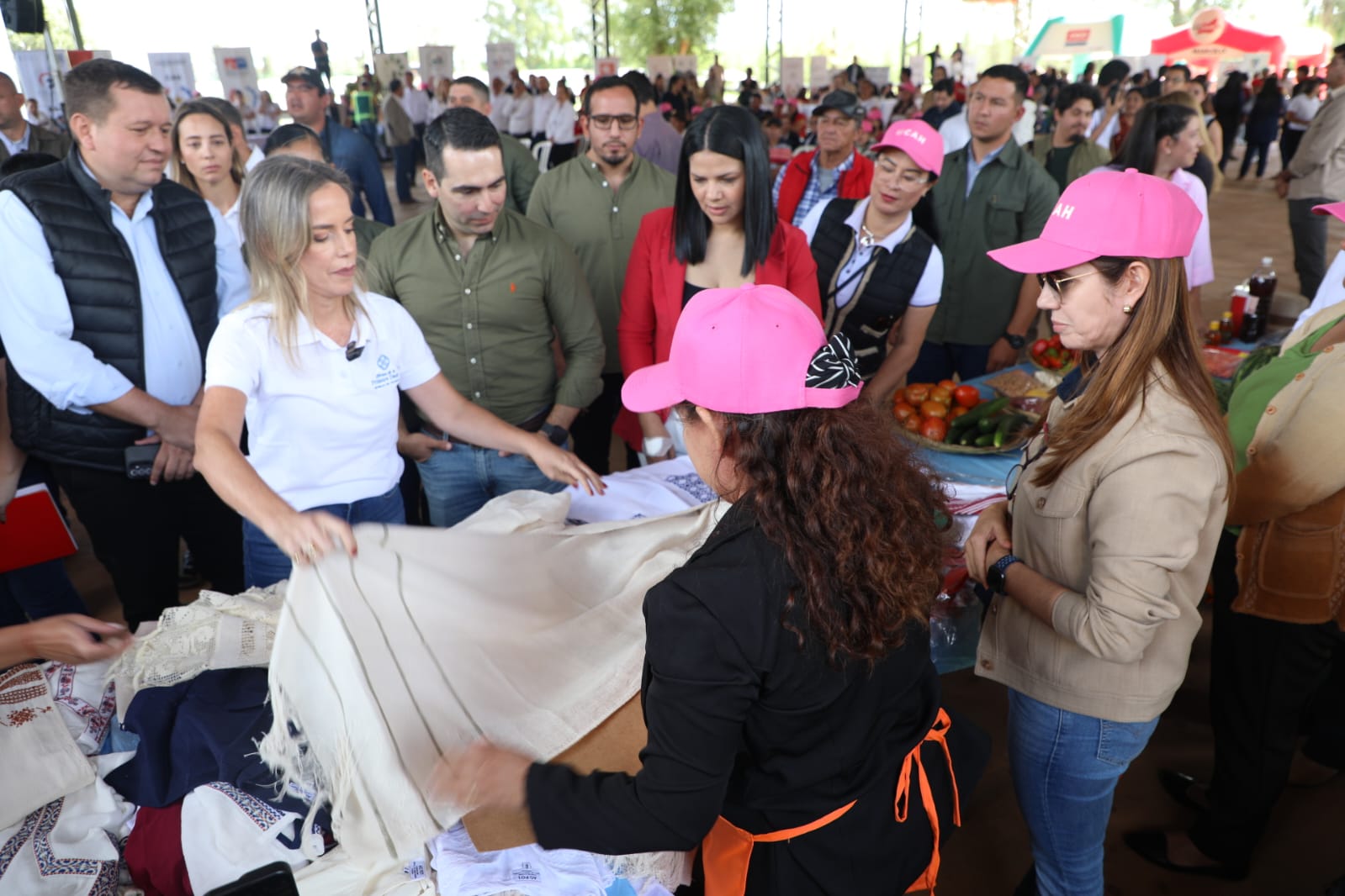 El Gobierno de Paraguay presentó el producto financiero “Jepytaso Mujer”