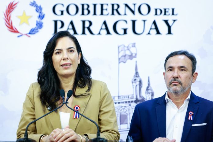 ministra-mopc-claudia-centurión-nuevaleydetransporte-emiliano-fernandez ministramopc-claudiacenturión-nuevaleydetransporte