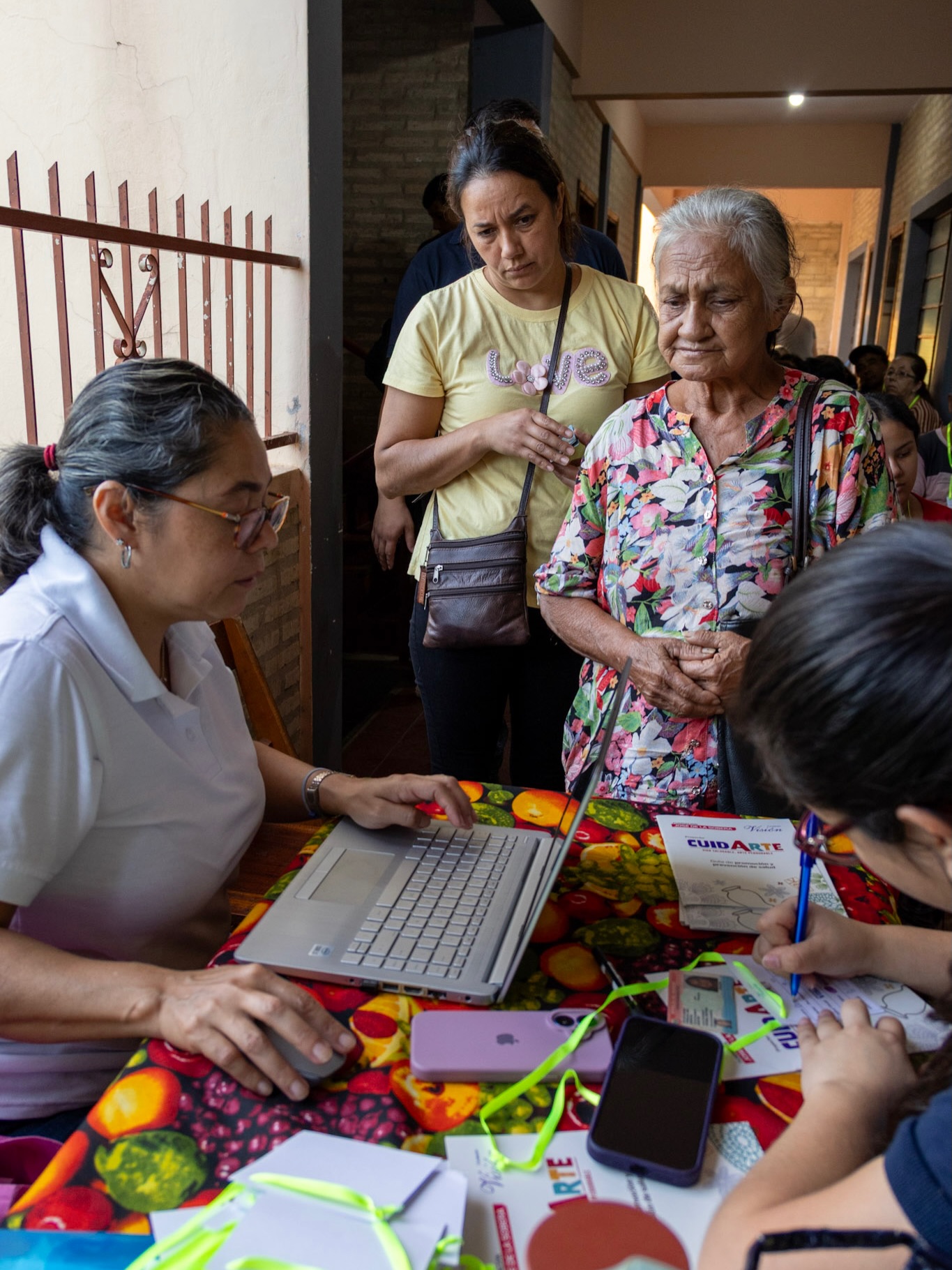 Brindaron atención integral a artesanos y sus familias en Luque