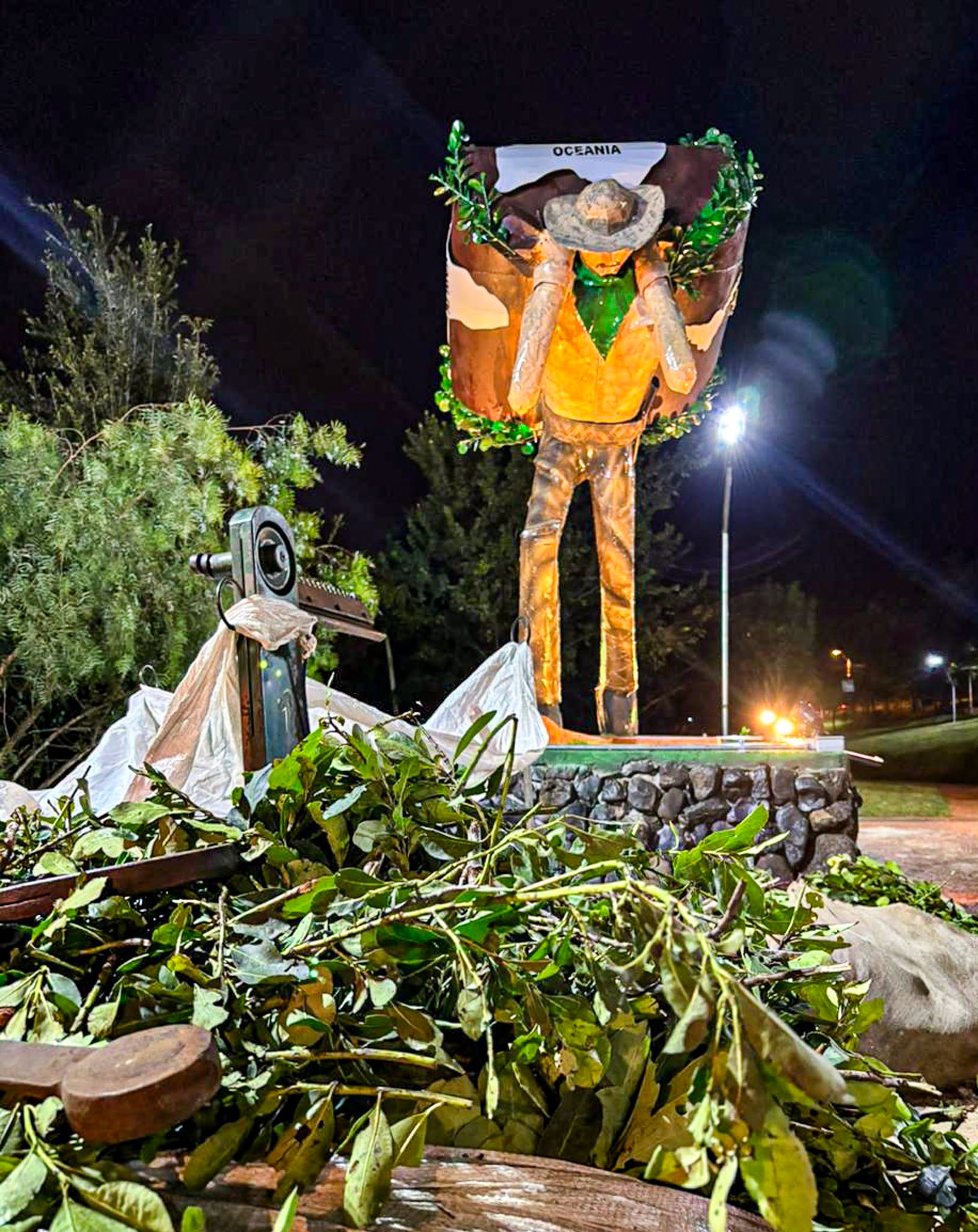 Bella Vista inauguró monumento en homenaje al tarefero y destacó el legado de trabajadores de la yerba mate
