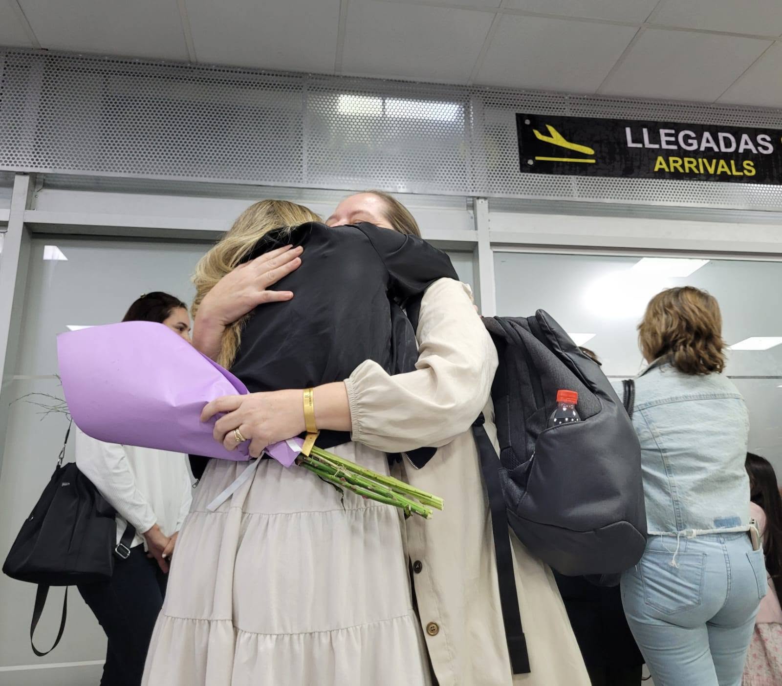 Gobierno asistió la repatriación de seis connacion