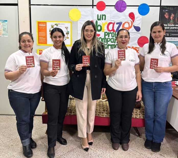 tarjeta roja al trabajo infantil